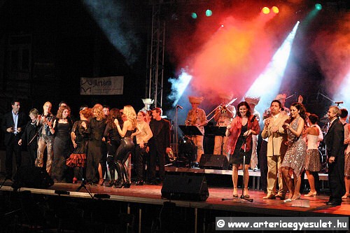 gal/2005/20051030_szeretlek_szinhaz/11.jpg