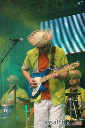 gal/2012/20120608_mosonmagyarovar_friss_fesztival/04.jpg