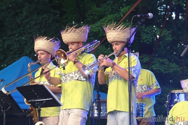 gal/2012/20120608_mosonmagyarovar_friss_fesztival/07.jpg