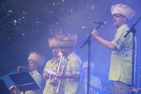 gal/2012/20120608_mosonmagyarovar_friss_fesztival/10.jpg