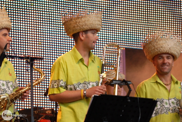 gal/2012/20120608_mosonmagyarovar_friss_fesztival/16.jpg