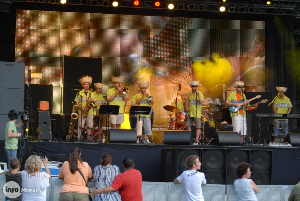 gal/2012/20120608_mosonmagyarovar_friss_fesztival/20.jpg