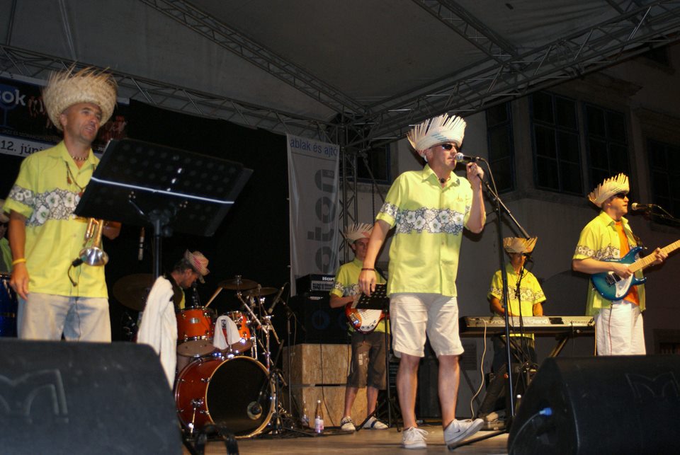 gal/2012/20120623_sopron_kekfrankosok_ejszakaja/04.jpg